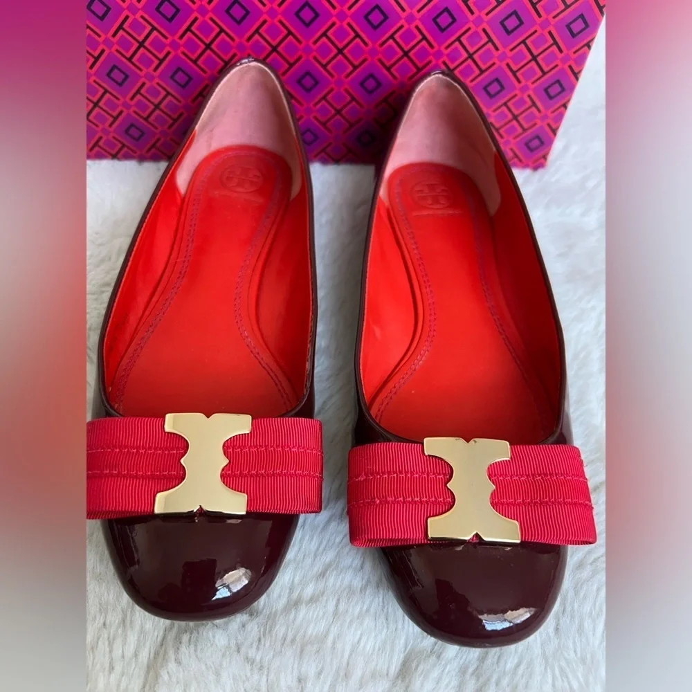 Tory Burch Gemini Link Bow Flat. Color Port Royal / Samba size 7.5 M
